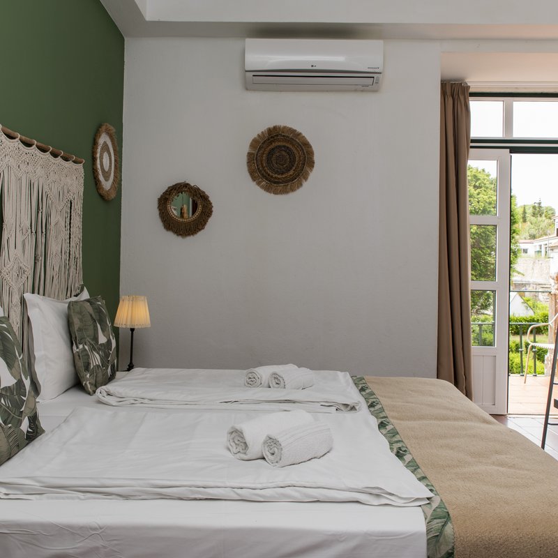 Wot Soul - Wot Sarrazola Quartos Family Room With Balcony - 6624